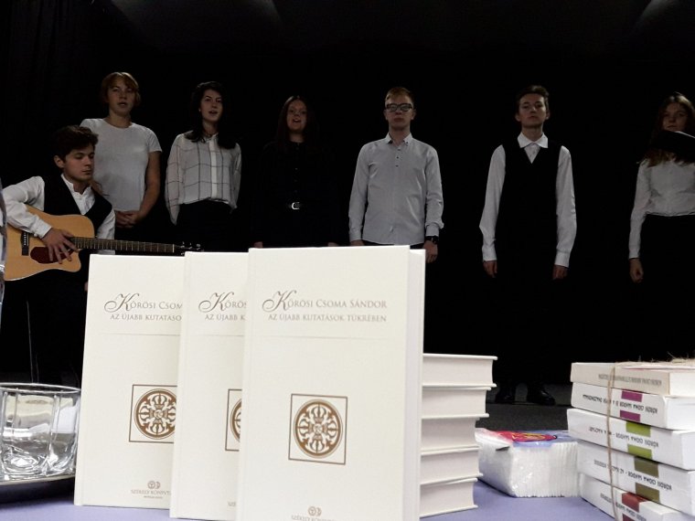 „Könyvvel, ne fél téglával verje mellét a székely”