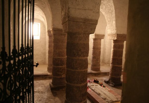 Az emberi maradványok vizsgálatával folytatódik a tihanyi Királykripta feltárása (VIDEÓ)