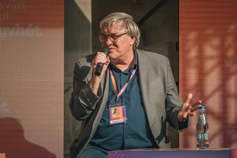 Erdély-élmények és a „megfejthetetlen rejtély” – Závada Pál a kolozsvári könyvhéten