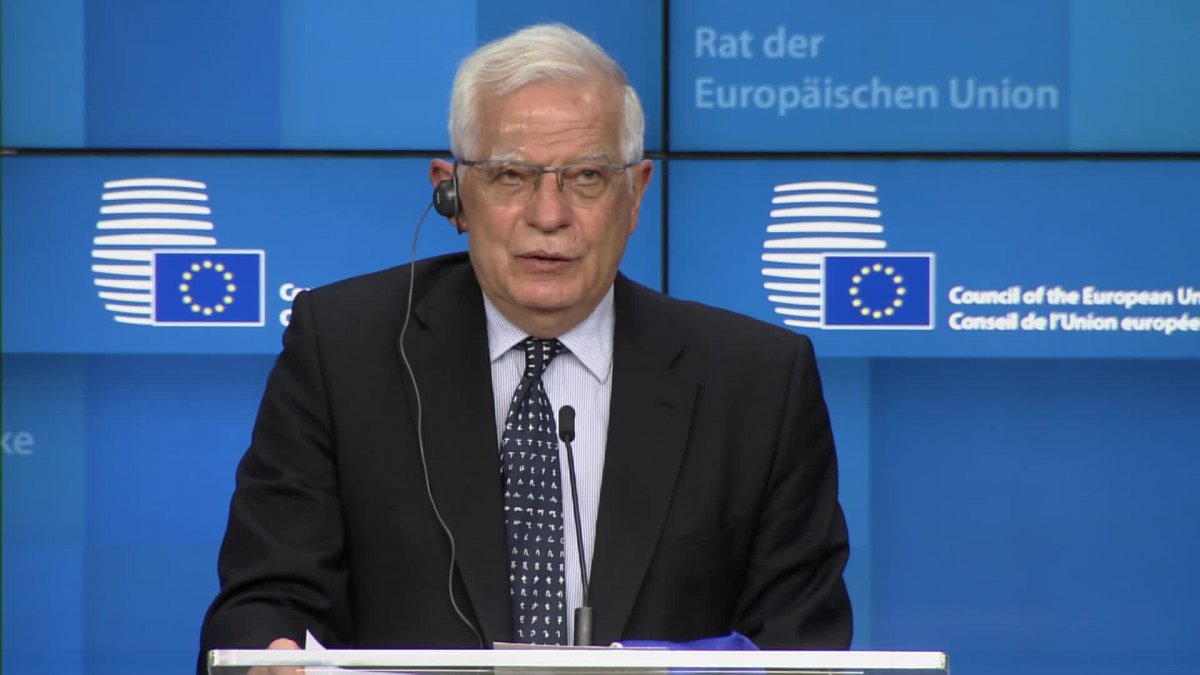 Josep Borrell uniós főképviselő „súlyos háborús bűncselekménynek” nevezte az ukrajnai Mariupol elleni orosz támadást •  Fotó: Videófelvétel