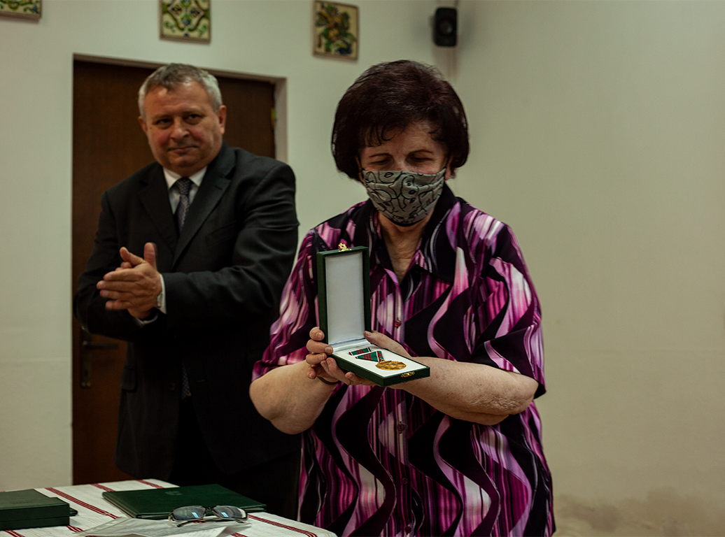 Essig Kacsó Klára kitüntetésével •  Fotó: Zoltán Ildikó