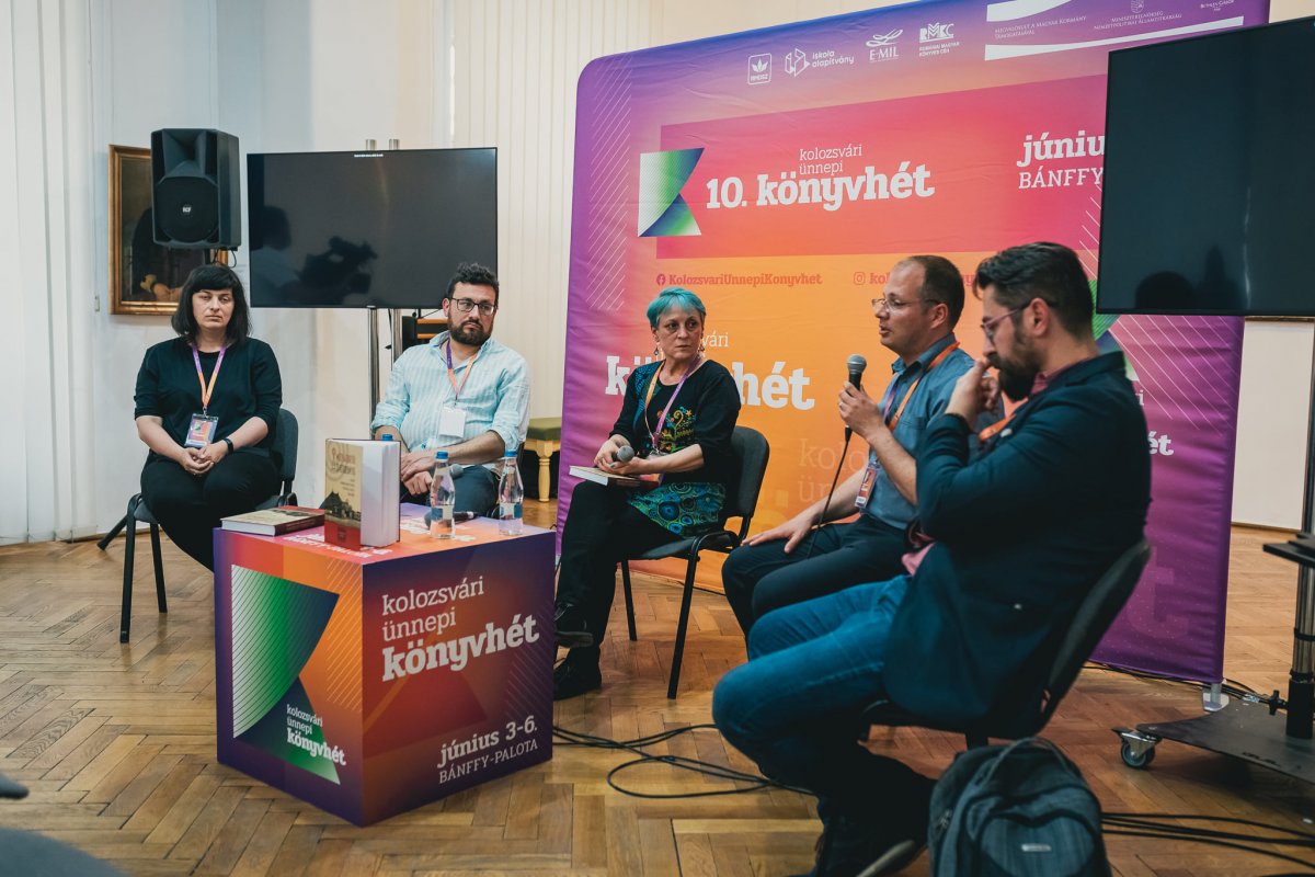 Blos-Jáni Melinda, Jakab-Benke Nándor, Gergely Zsuzsa, Zágoni Bálint és Ferenczi Szilárd a Bánffy-palotában tartott könyvbemutatón • Fotó: Facebook/Kolozsvári Ünnepi Könyvhét