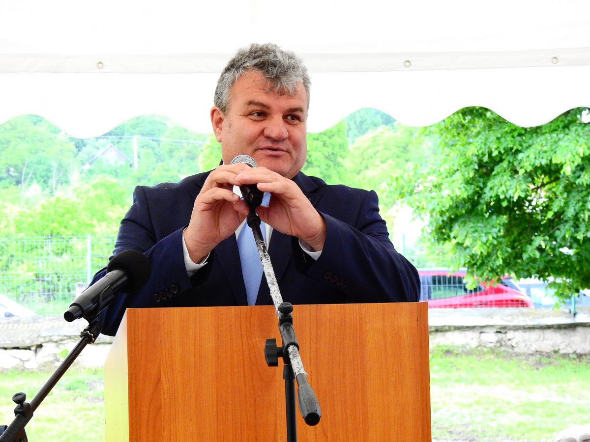 Marginean János polgármester a családi ház alapozásához hasonlította az óvodaprogramot •  Fotó: Makkay József