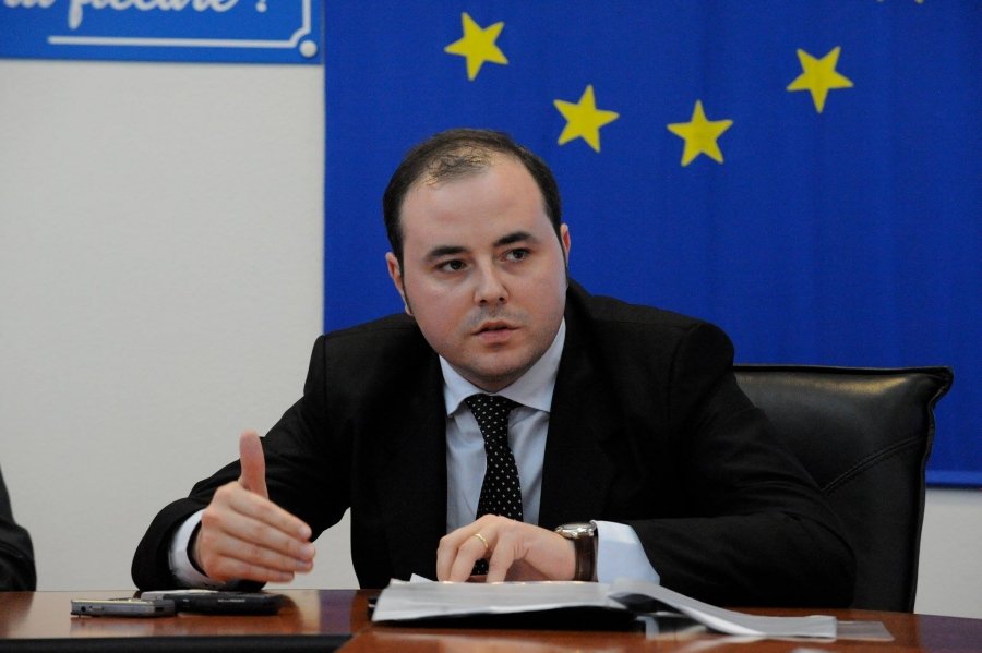Alexandru Muraru szerint egyszer és mindenkorra véget kell vetni a háborús bűnösök és legionáriusok emléke előtti tisztelgéseknek •  Fotó: Gov.ro