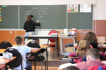 Milyen lesz a holnapután iskolája? – érdekes könyv a megrekedt oktatási rendszerünkről