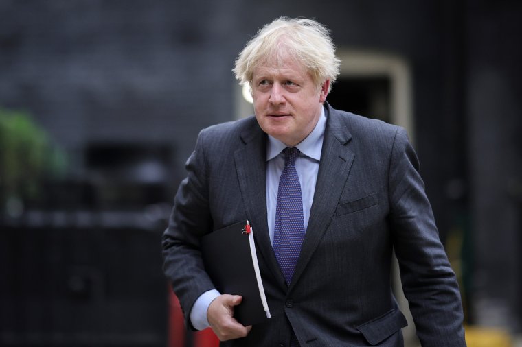 Nem ül vissza a miniszterelnöki székbe: Boris Johnson bejelentette, nem indul a Konzervatív Párt vezetői tisztségéért