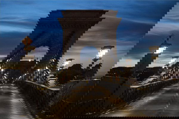 Teljesen lezárták a Lánchidat, várhatóan másfél évig tart a felújítás