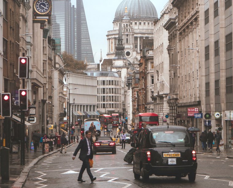 Angliában feloldották a korlátozások nagy részét, nem kell se maszk, se oltási igazolás