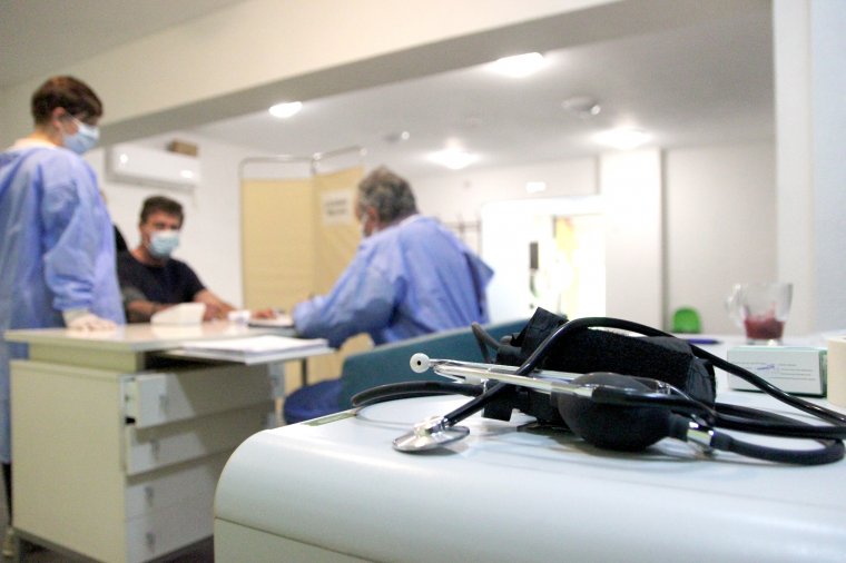 Meghaladta a 2500-at az új fertőzések száma