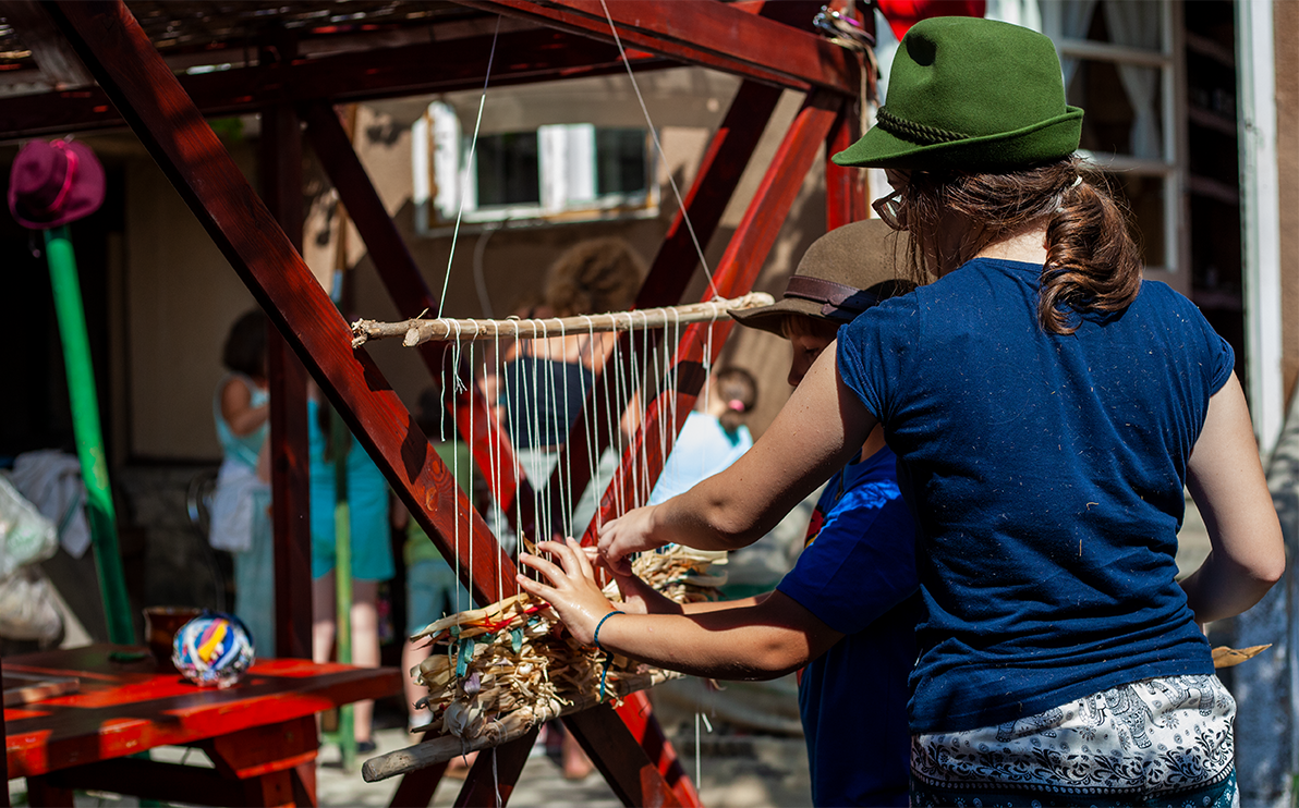 A szatmárnémeti magyar és román gyerekek egymás néphagyományával is megismerkedhetnek •  Fotó: Zoltán Ildikó