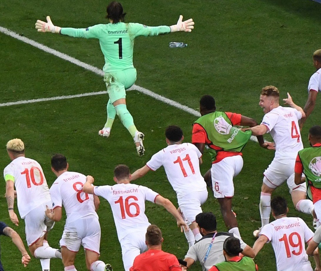 Az idegek párharcában kilenc jó ítéletvégrehajtás után Mbappé hibázott, kísérletét Sommer hárította •  Fotó: UEFA