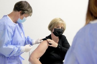Koronavírus-járványban életet ment az oltás – Dr. Székely Edit vásárhelyi mikrobiológus főorvos  a vakcinákról