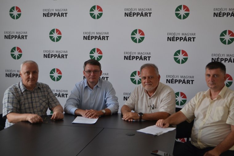 A magyarországihoz hasonló gyermekjogvédő szabályozást kezdeményez képviselőjén keresztül az EMNP