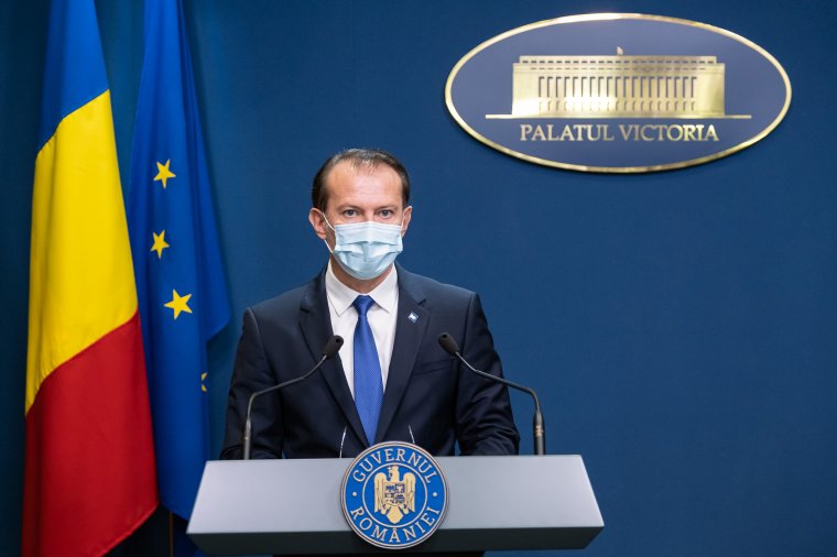 Néhány lazításról döntött a kormány, a korlátozások többsége augusztus elseje után is érvényben marad
