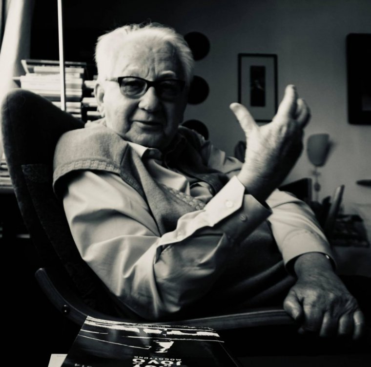 Elhunyt Gálfalvi Zsolt irodalom- és színikritikus, esszéíró