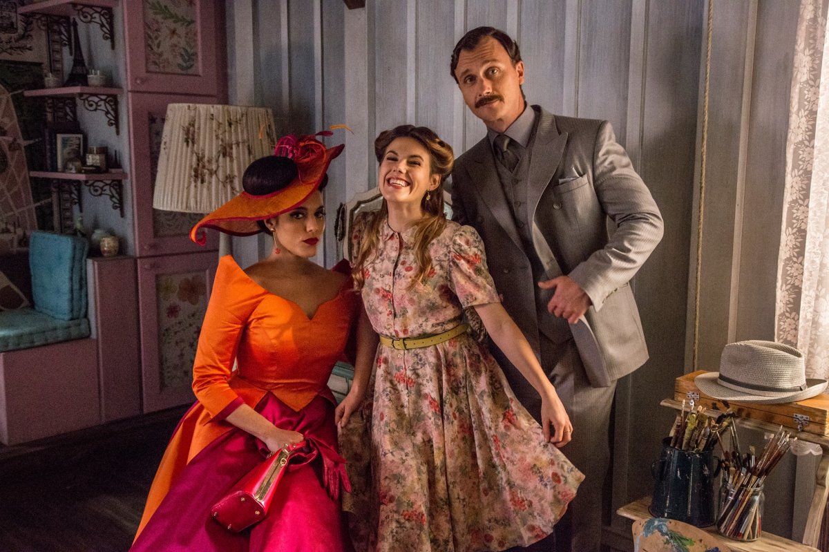 Csobot Adél (középen) és Bokor Barna (jobbra) főbb szerepekben tűnik fel az El a kezekkel a Papámtól! című moziban • Fotó: El a kezekkel a papámtól/Facebook