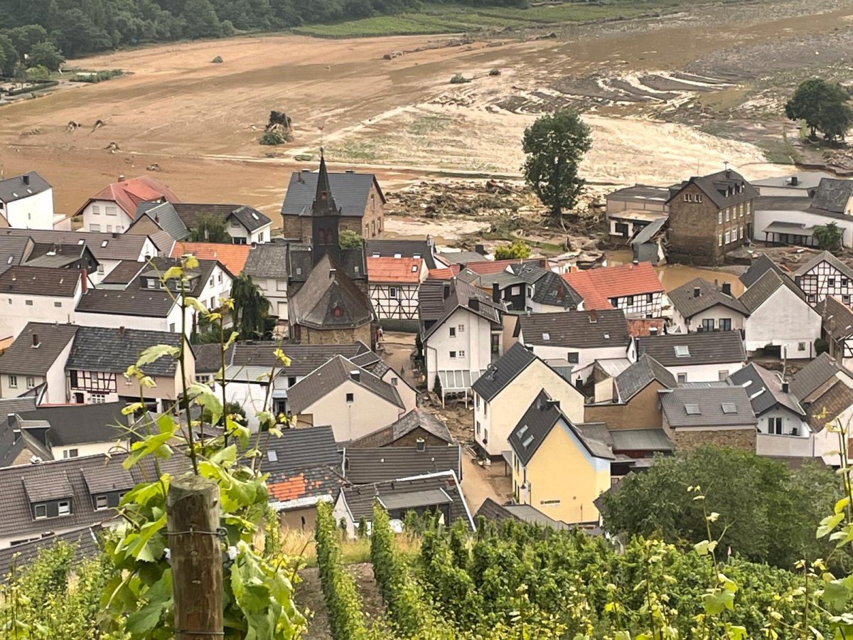 &bullet;  Fotó: Videófelvétel