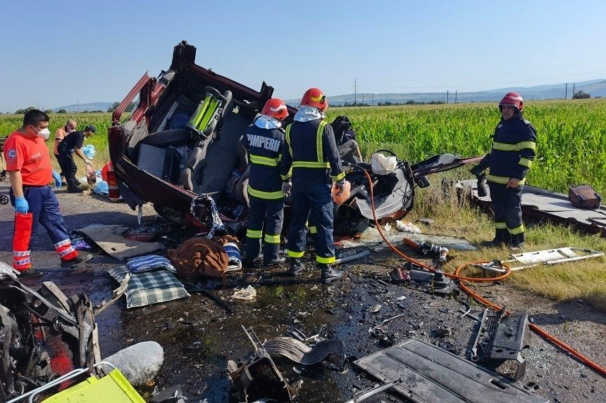A Bákó megyei balesetben 7 személy halt meg •  Fotó: Bákó megyei katasztrófavédelem