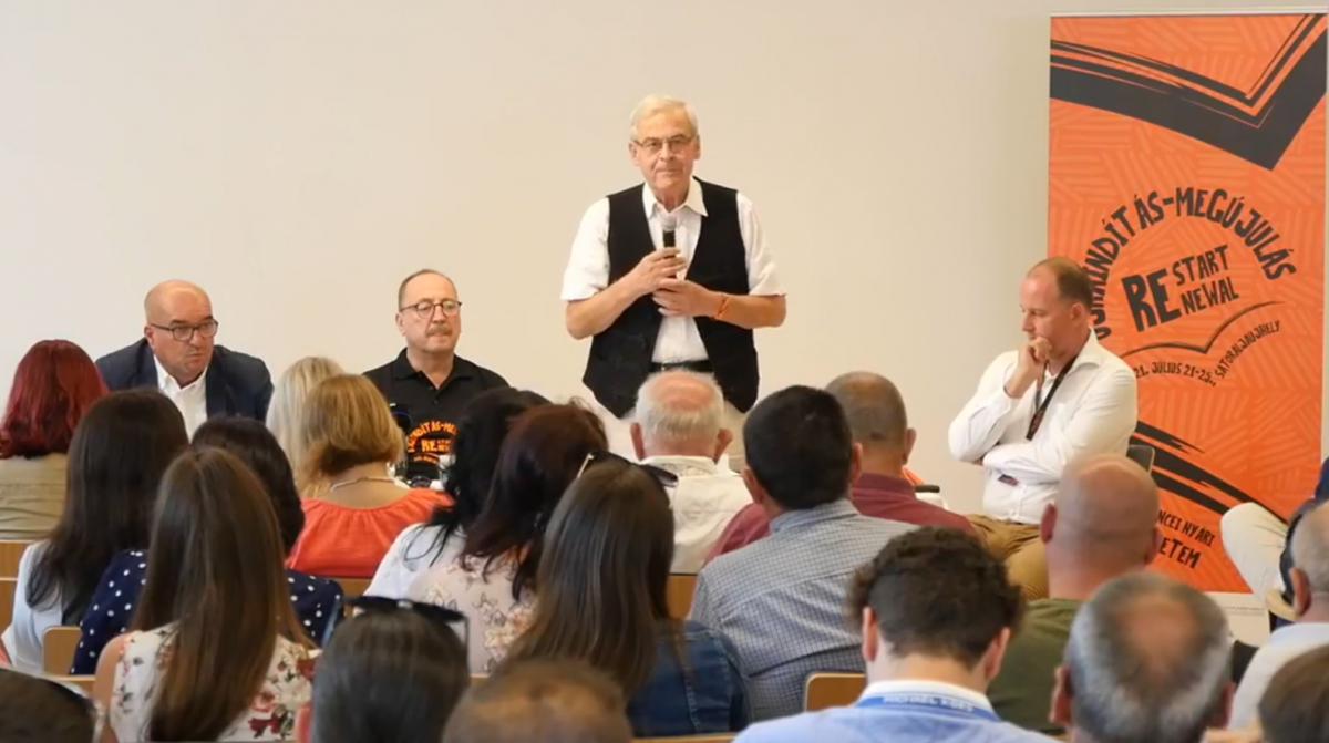 Tőkés László szerint eljött a valós párbeszéd ideje a magyar–román kapcsolatokban &bullet;  Fotó: Videófelvétel