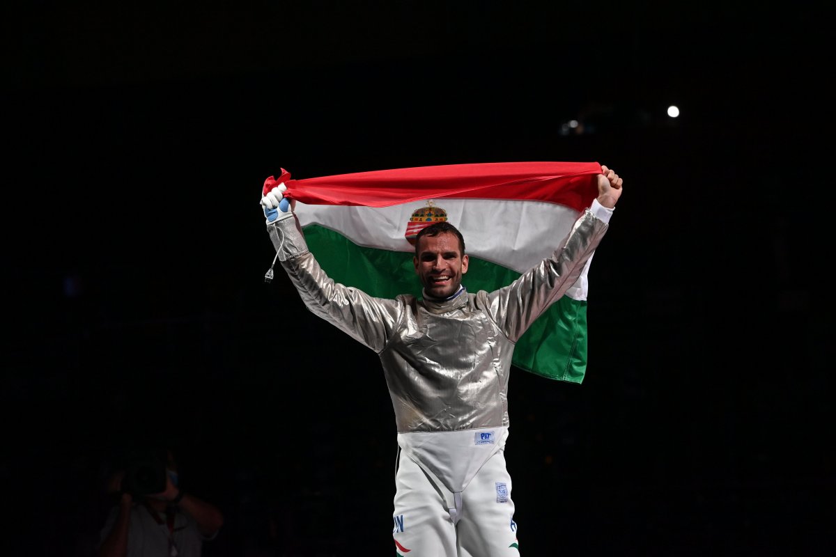 Aranyember. Szilágyi Áron a férfi kardvívás első háromszoros egyéni olimpiai bajnoka •  Fotó: MTI/Illyés Tibor