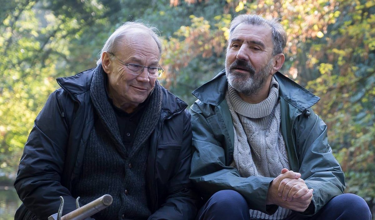Klaus-Maria Brandauer és Eperjes Károly a Zárójelentésben •  Fotó: Facebook/Zárójelentés