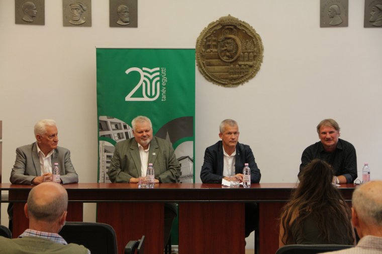 Egyetemi konzorciumra lehet számítani – kerekasztal-beszélgetés a Sapientia EMTE születéséről, húsz éves fejlődéséről