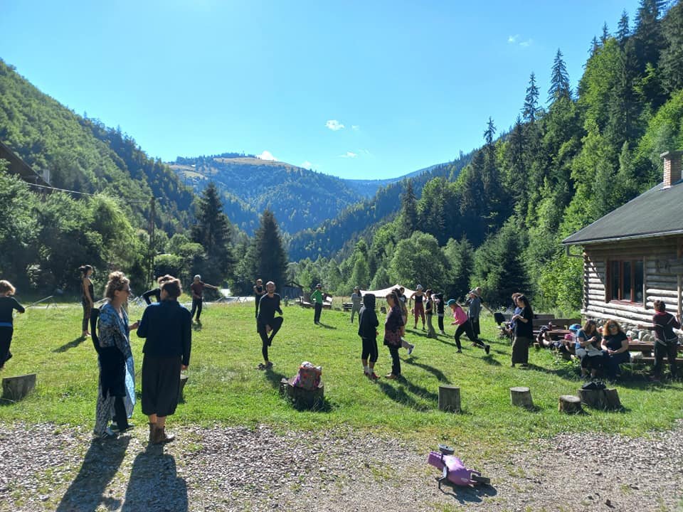 Így indultak a tánctábor reggelei a reketói dombok között •  Fotó: Facebook