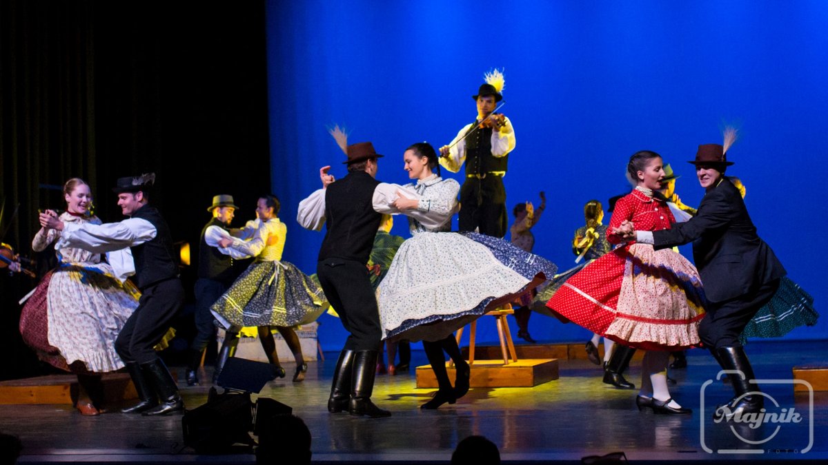 •  Fotó: Aradi Kamaraszínház