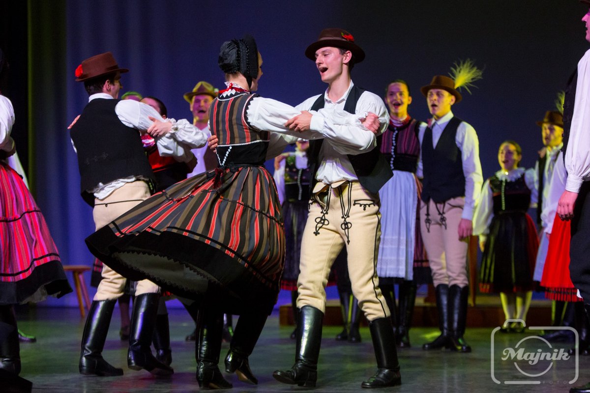 •  Fotó: Aradi Kamaraszínház