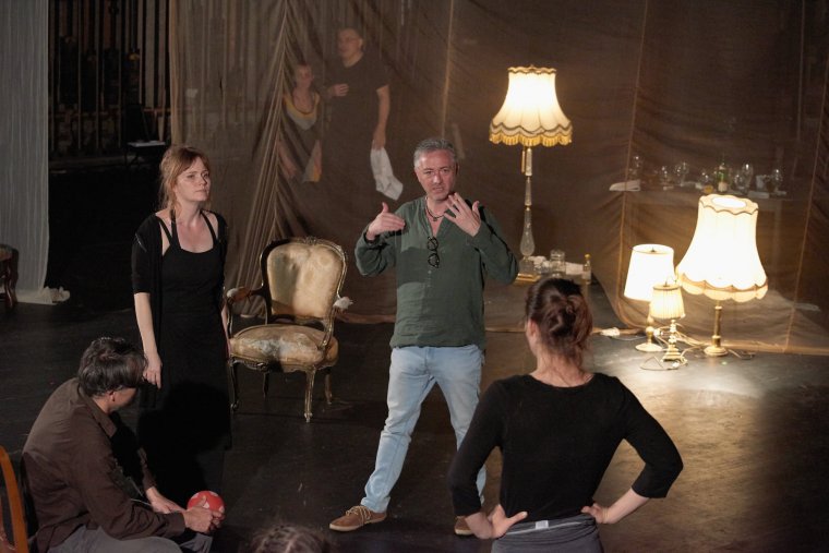 A Cseresznyéskert és a Piros fű: bemutatók Kolozsváron és Vásárhelyen