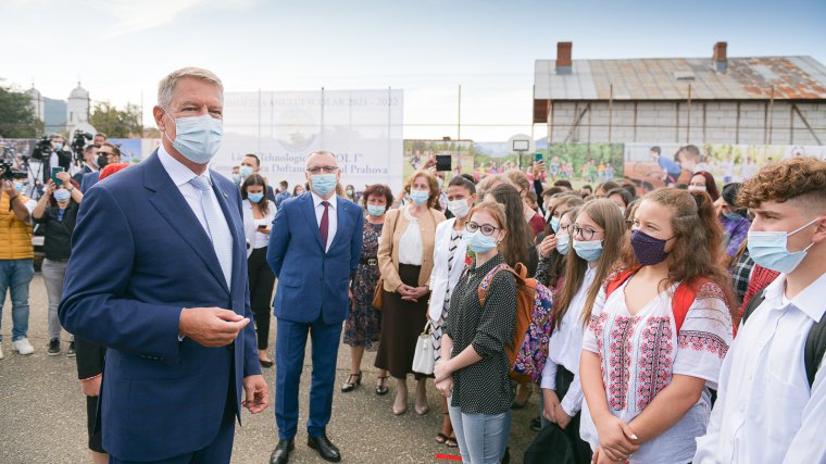 Iohannis: mindannyiunkon múlik, hogy meddig maradhatnak nyitva az iskolák