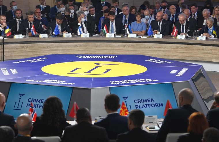 A magyar államfő és a román miniszterelnök is a kisebbségi jogok szavatolására szólította Ukrajnát