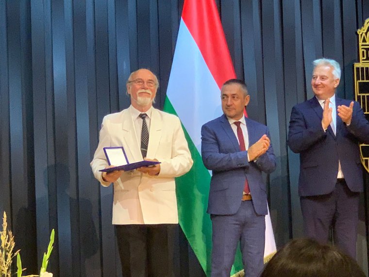 Mindig arccal a közösség, a közönség felé: Meleg Vilmos nagyváradi színművész frissen kapott kitüntetéséről