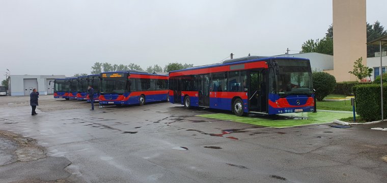 Tinédzserek megvertek egy váradi buszsofőrt, aki rájuk szólt, hogy viseljék a maszkot, vagy szálljanak le