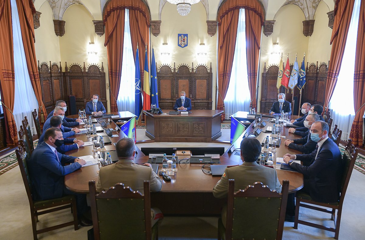 Elsősorban az afganisztáni helyzet megvitatása szerepelt a CSAT ülésének napirendjén •  Fotó: Presidency.ro