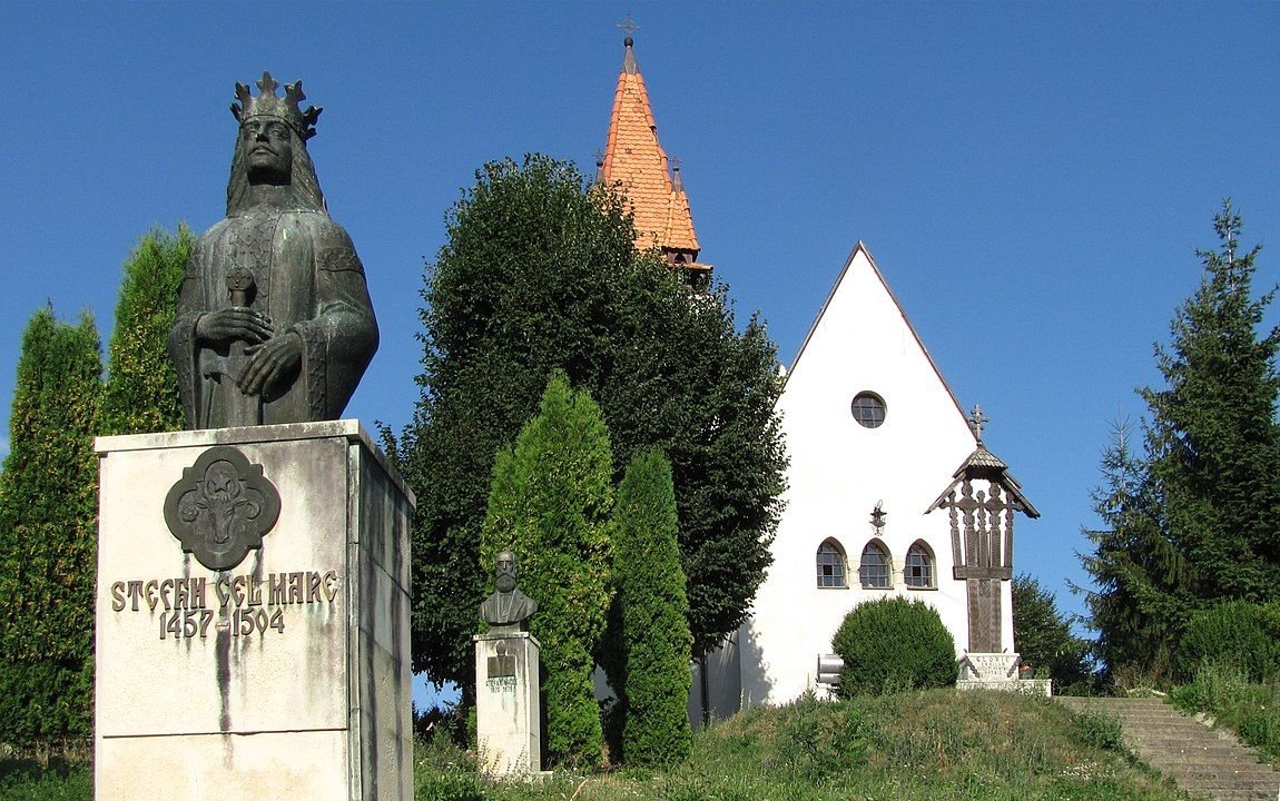 A Kós Károly által újjáépített középkori ortodox templom Erdőfeleken •  Fotó: Wikipédia