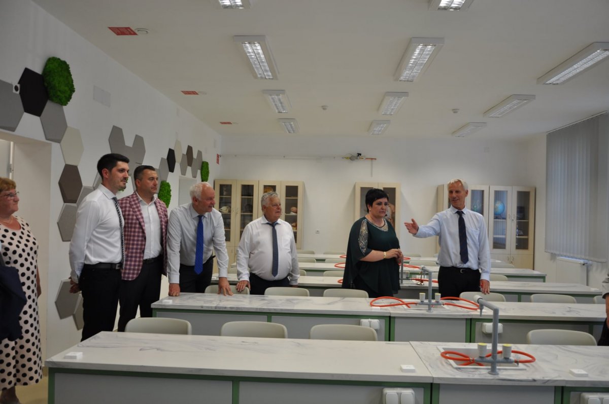 Soltész Miklós államtitkár (jobbra) szerint a támogatások a román közösség megmaradását szolgálja
Archív felvétel •  Fotó: Magyarországi Románok Országos Önkormányzata