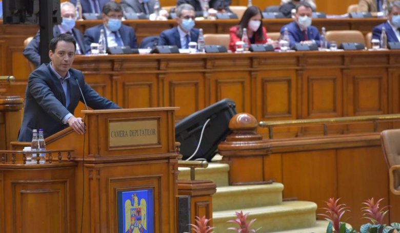 A román törvényhozás felelőssége megszavazni a kisebbségi törvényt •  Fotó: RMDSZ