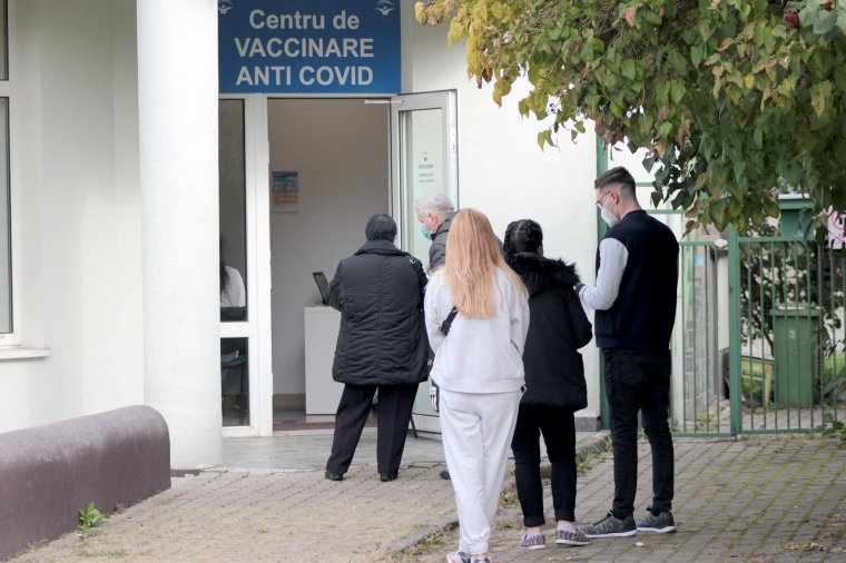 Közel hetvenezer személy kapott koronavírus elleni védőoltást az elmúlt huszonnégy órában