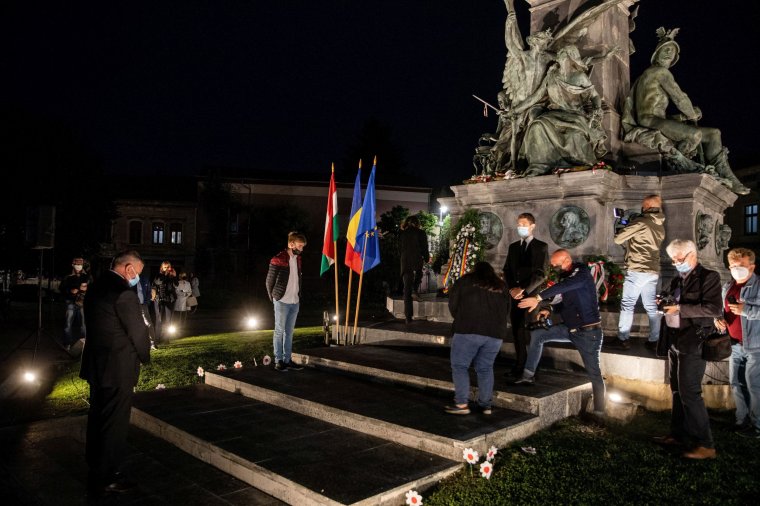 Eltakart arccal emlékeztek meg a tizenhárom vértanúról Aradon