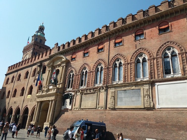 Bologna téglavörös épületeiről és kiváló gasztronómiájáról híres •  Fotó: Pap Melinda