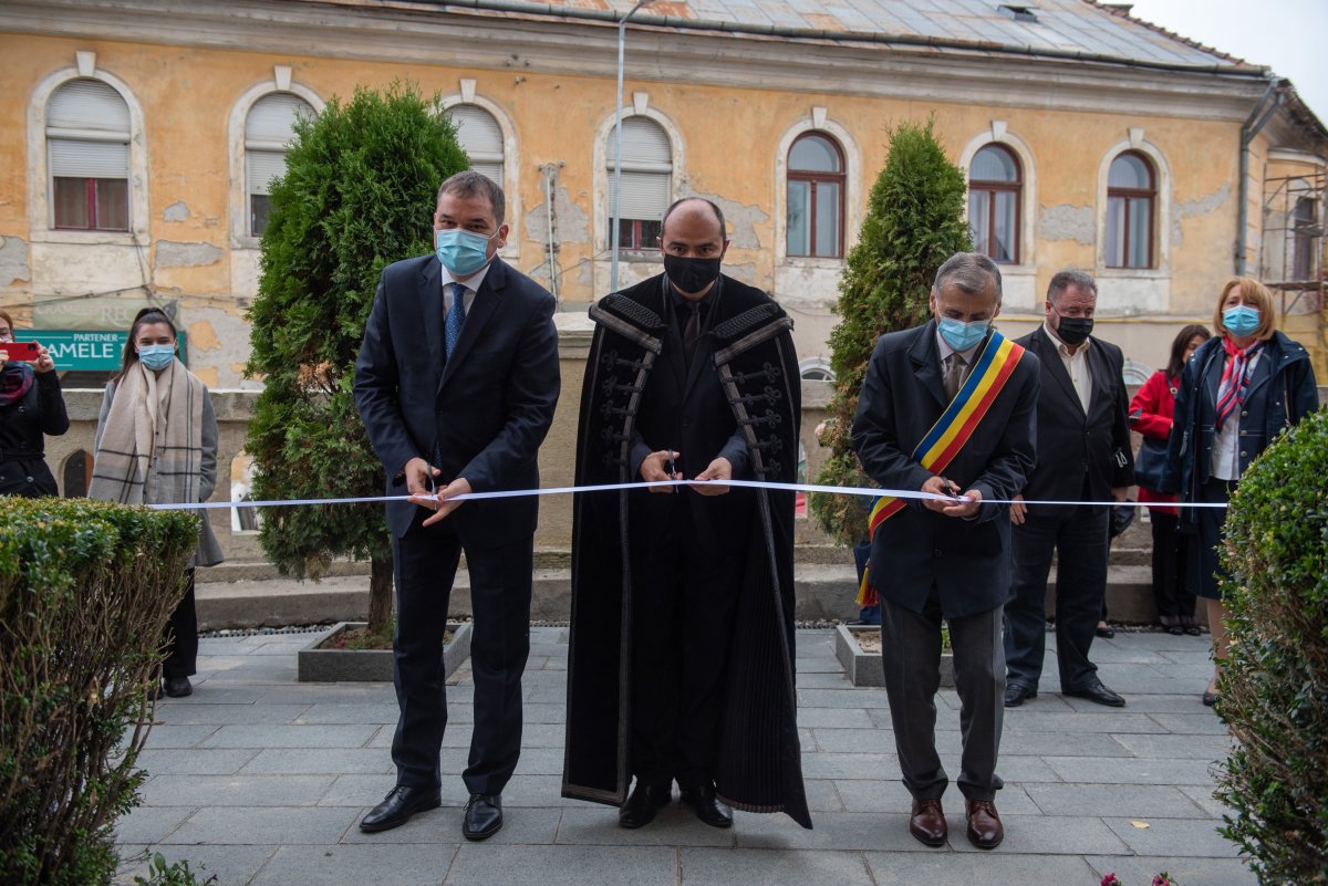Szilágyi Róbert lelkipásztor és Vákár István is jelen volt •  Fotó: MTI