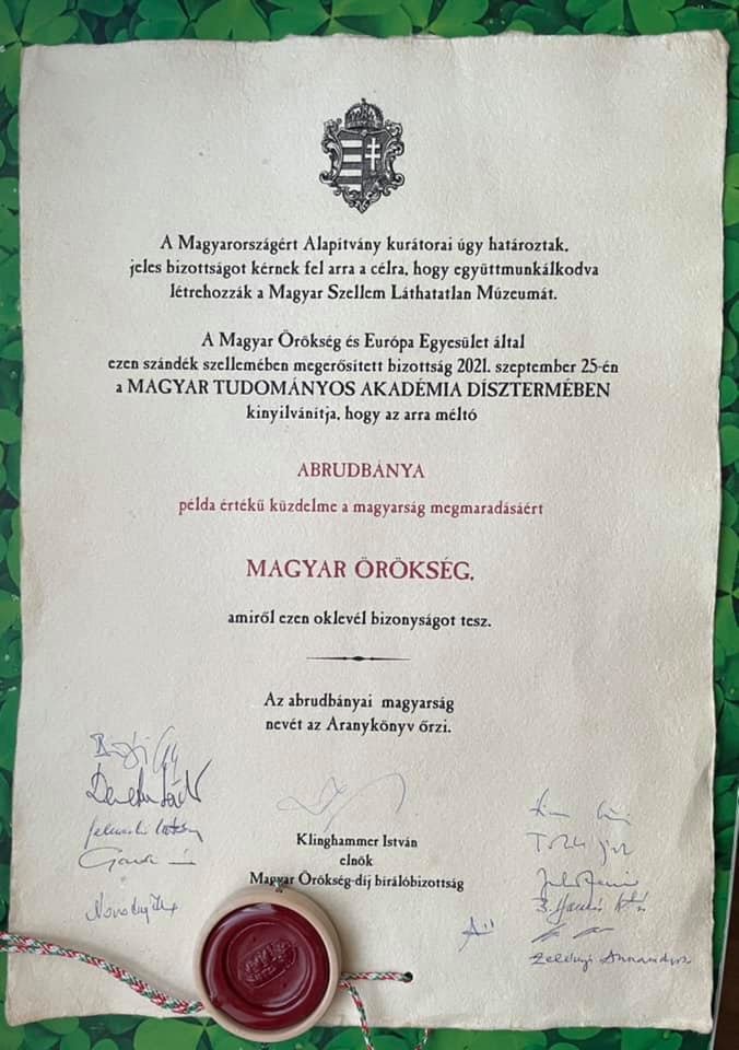 A magyarságért tett példaértékű küzdelméért tüntették ki az Abrudbányai Magyar Egyesületet •  Fotó: Facebook/Abrudbányai Magyar Egyesület