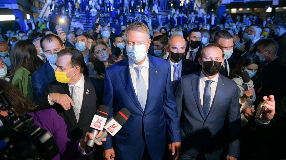 Klaus Iohannisnak nem sikerült közvetítenie a Florin Cîțu és a Ludovic Orban nevével fémjelzett táborok között •  Fotó: Presidency.ro