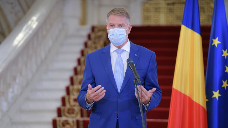 Iohannis kivár a kormányalakítással, de engedi elkezdődni az iskolát