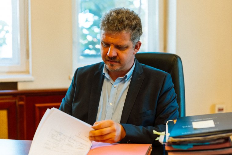 Soós Zoltán marosvásárhelyi polgármester replikája a Krónika cikkére