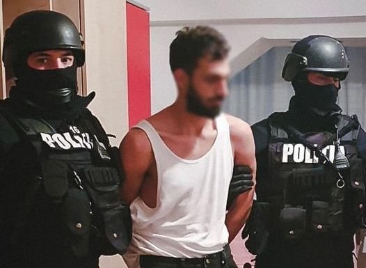A gyilkossággal gyanúsított férfire alvás közben csaptak le a rendőrök •  Fotó: Facebook/Poliția Română
