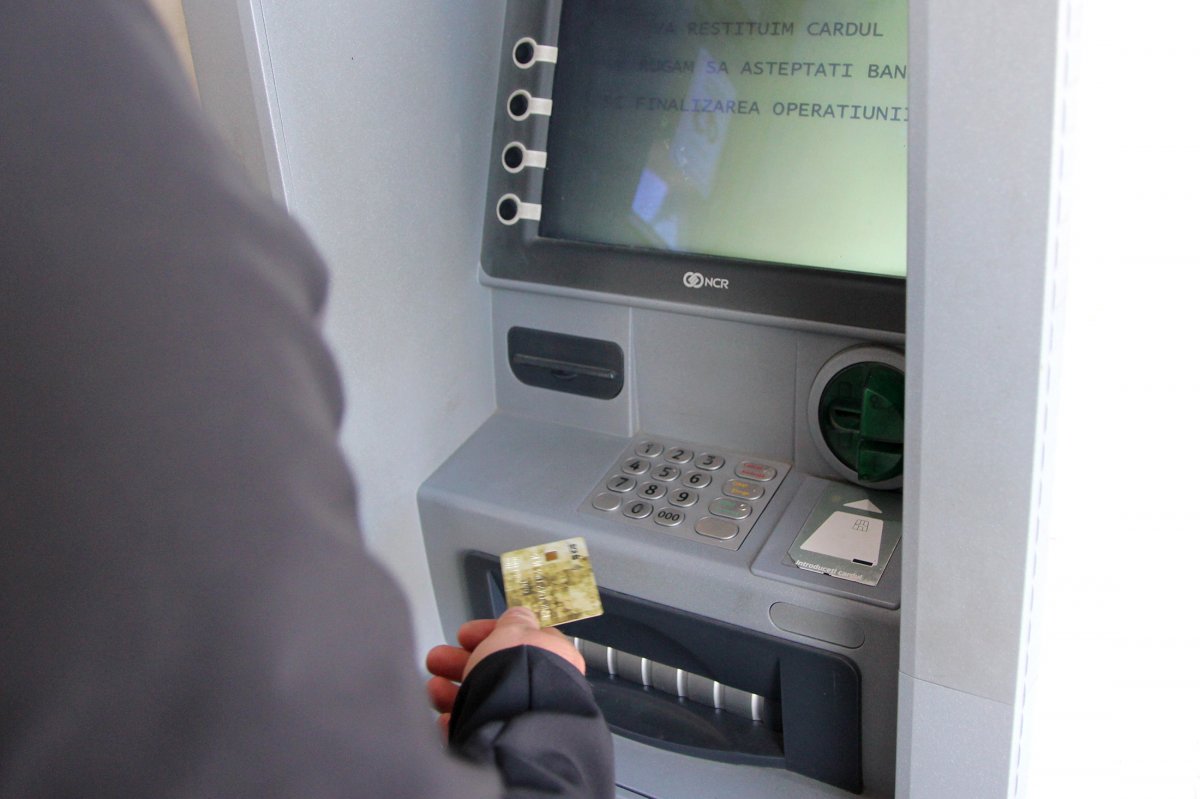 Kivenni vagy betenni? Sokan gyarapították bankszámlájukat az elmúlt hónapban •  Fotó: Jakab Mónika