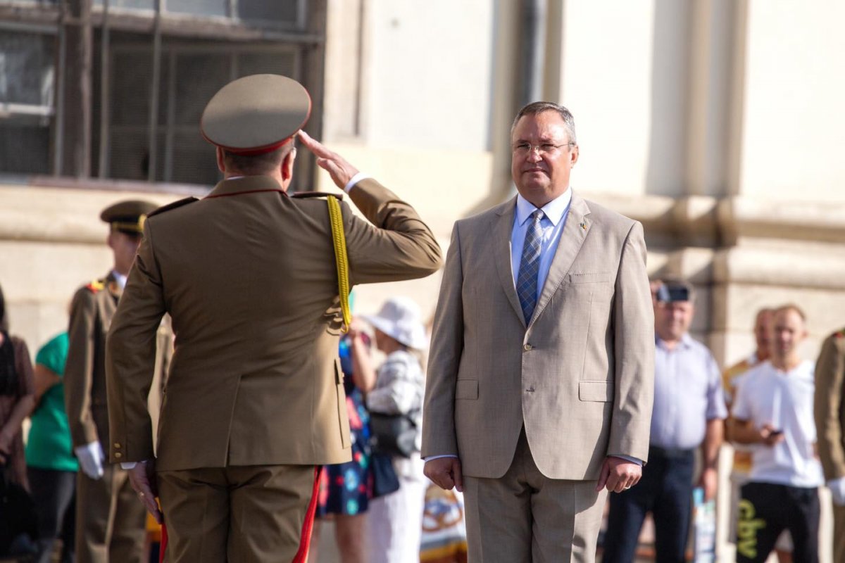 Vigyázállás. Nicolae Ciucă a Cotroceni-palotából kaphat utasításokat •  Fotó: Facebook/Nicolae Ionel Ciucă