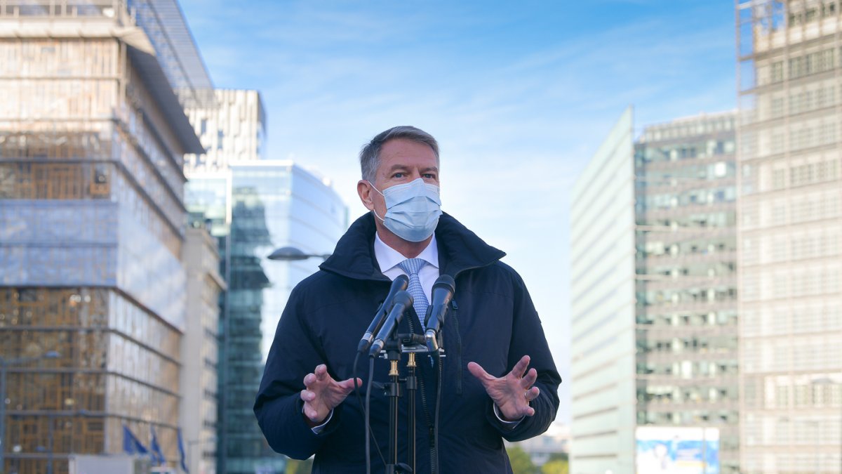 Klaus Iohannis Brüsszelben: olyan kormányra van szüksége az országnak, amely képes megoldani Románia problémáit •  Fotó: Presidency.ro